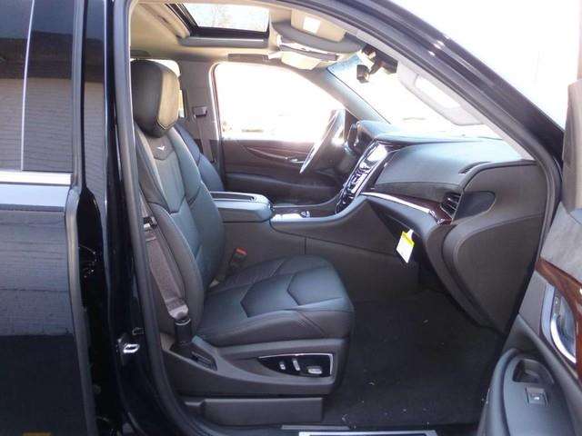 2017 Cadillac Escalade ESV 4x4 Luxury 4dr SUV